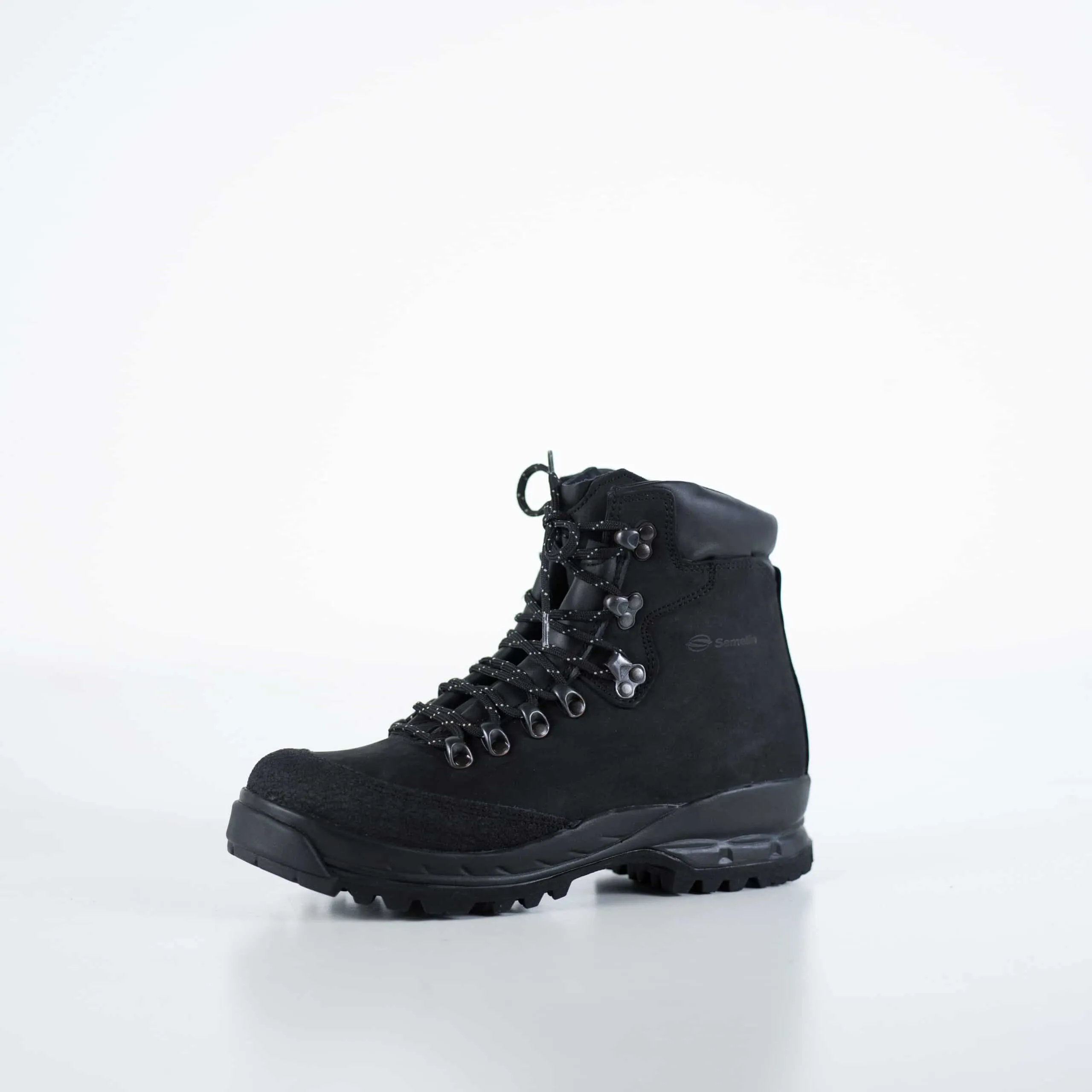 553P Black Hiking Boots Durable and Comfortable Outdoor Footwear