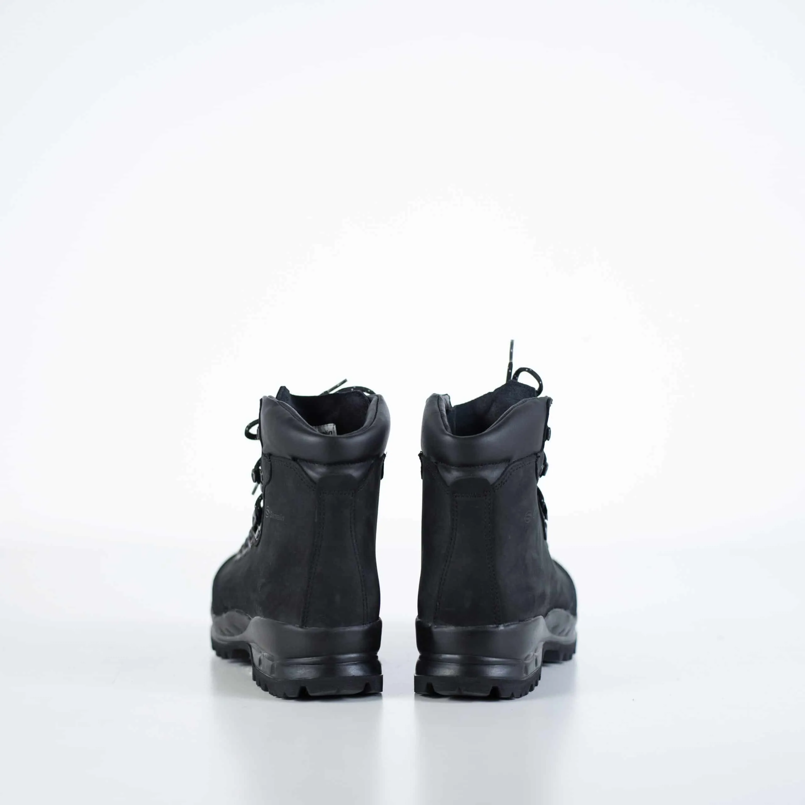 553P Black Hiking Boots Durable and Comfortable Outdoor Footwear