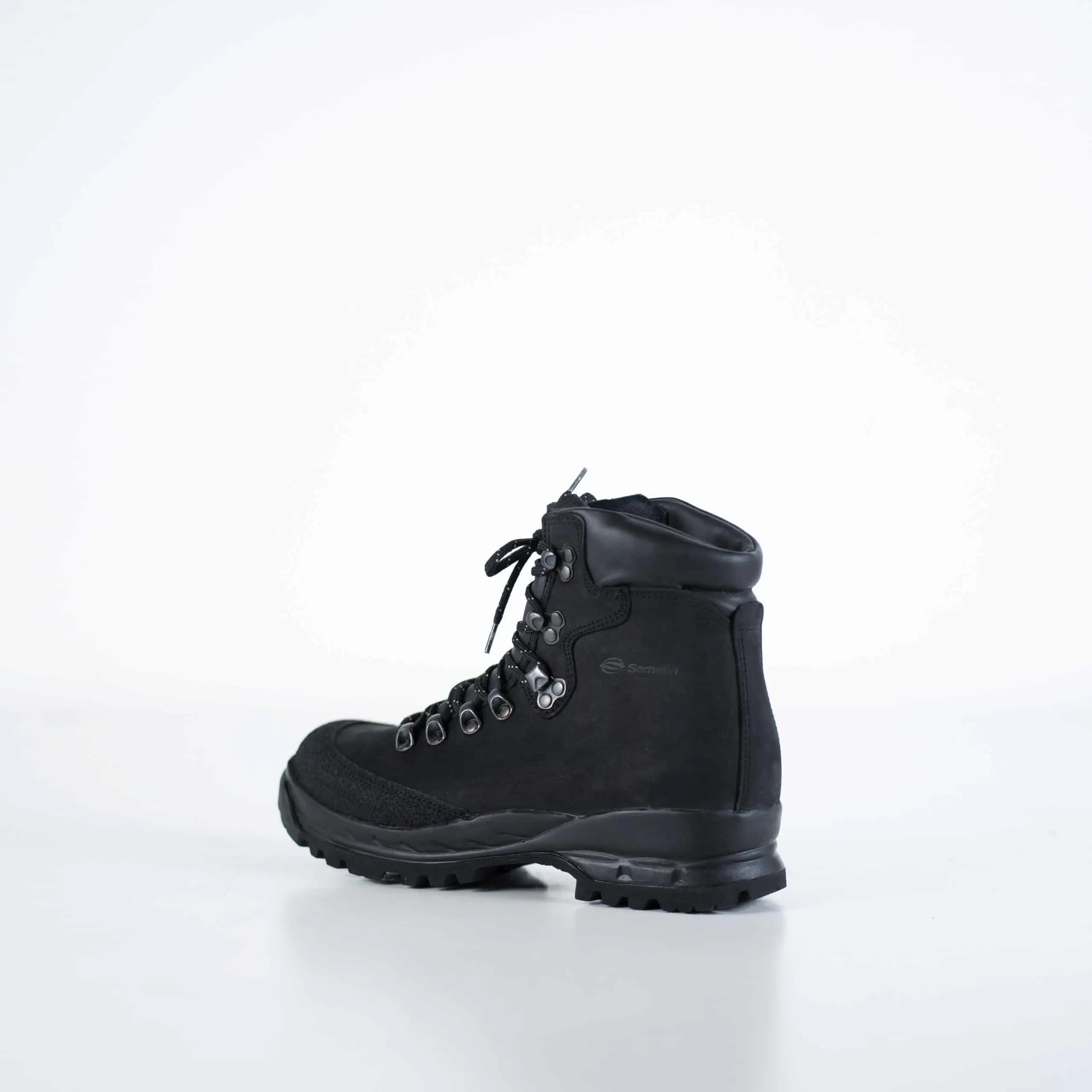 553P Black Hiking Boots Durable and Comfortable Outdoor Footwear
