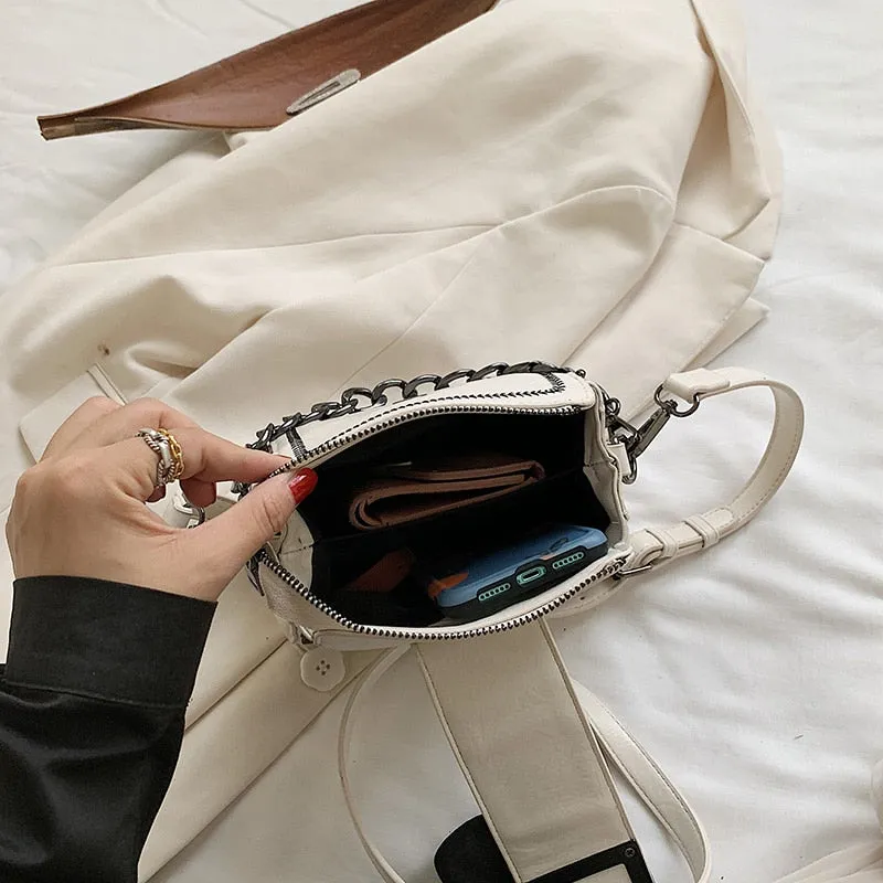 Bella PU Leather Retro Chains Hasp Crossbody Handbag