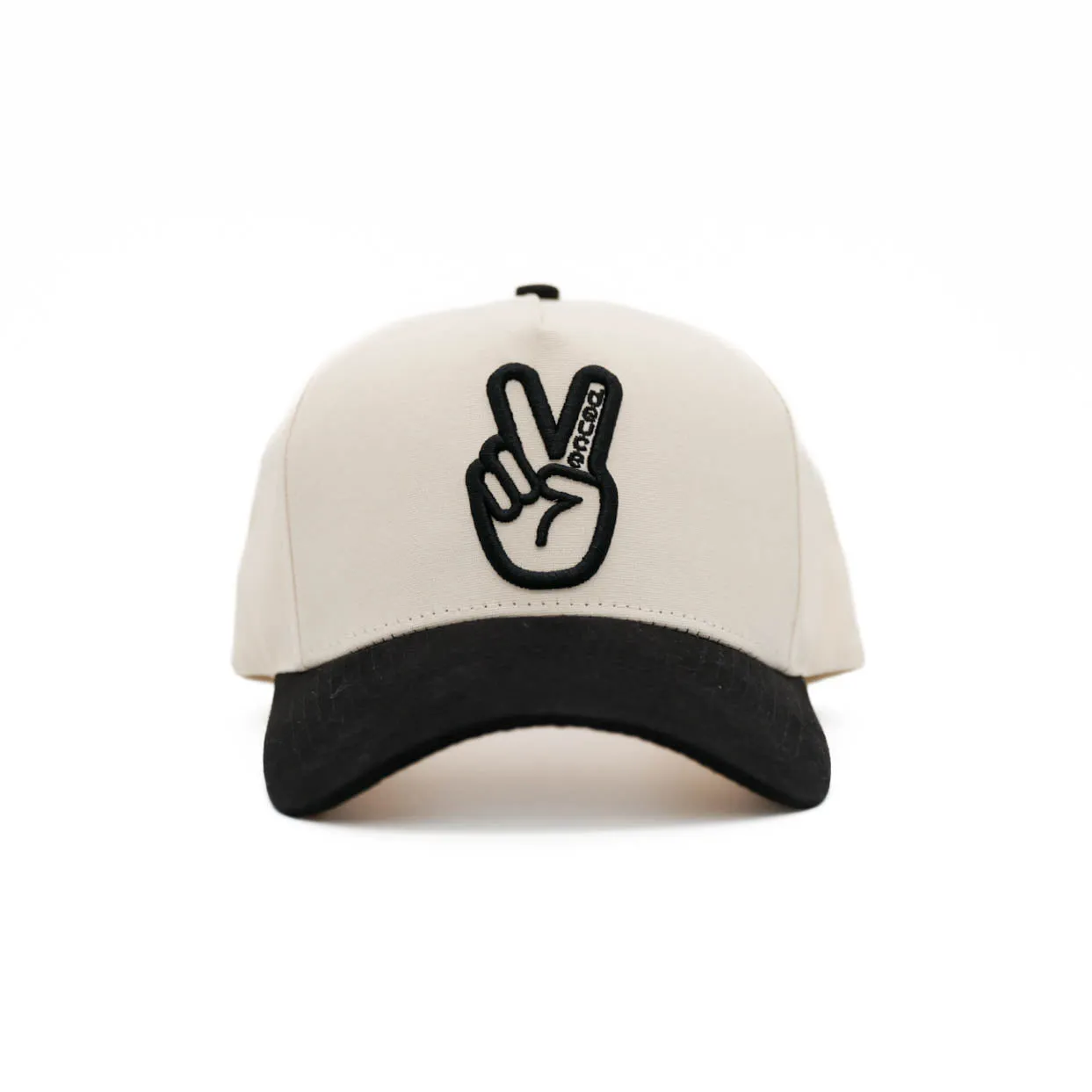 DEUCE PEACE CURVED SNAPBACK | Off White / Black