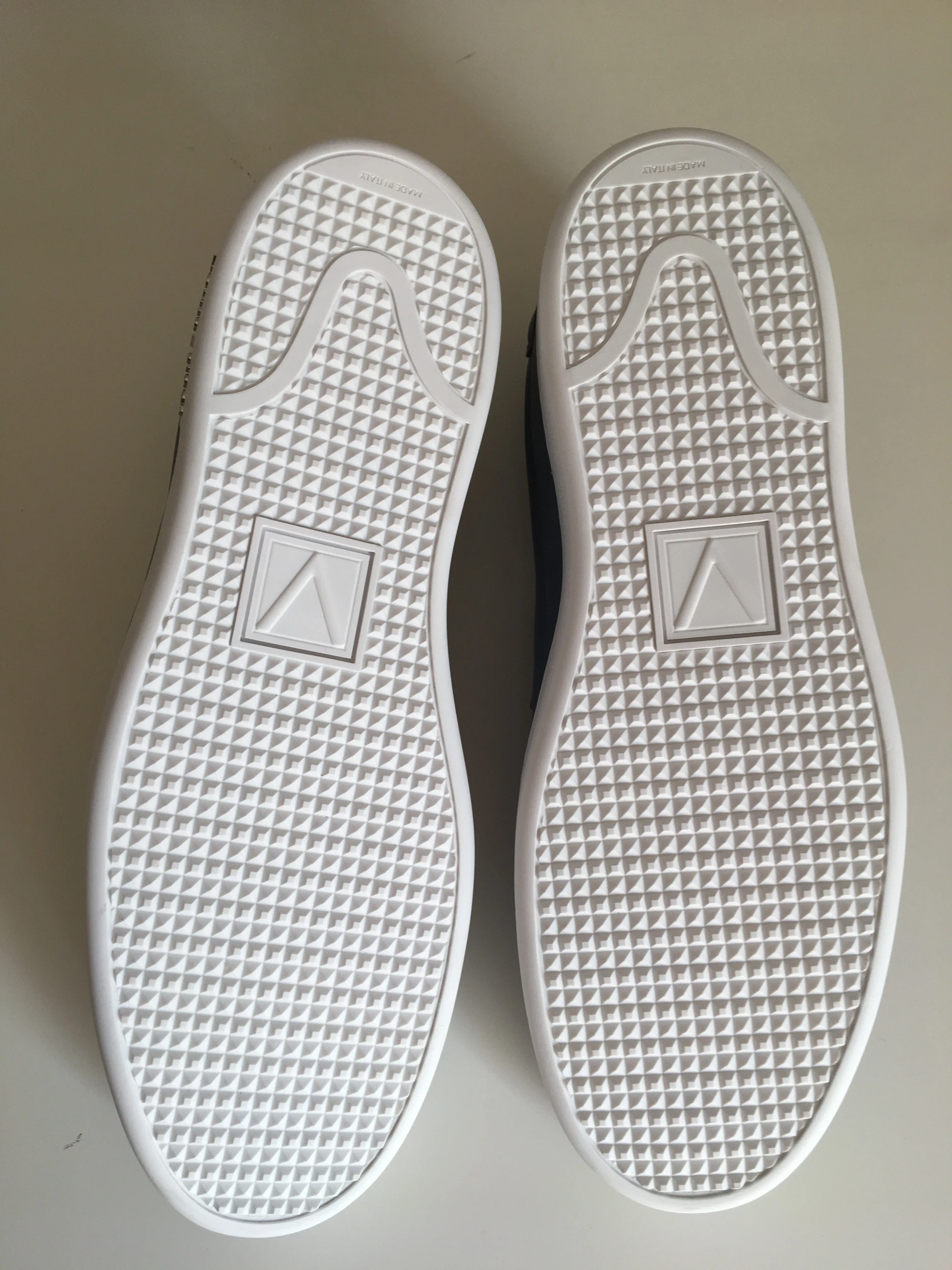Frontrow Slip-On