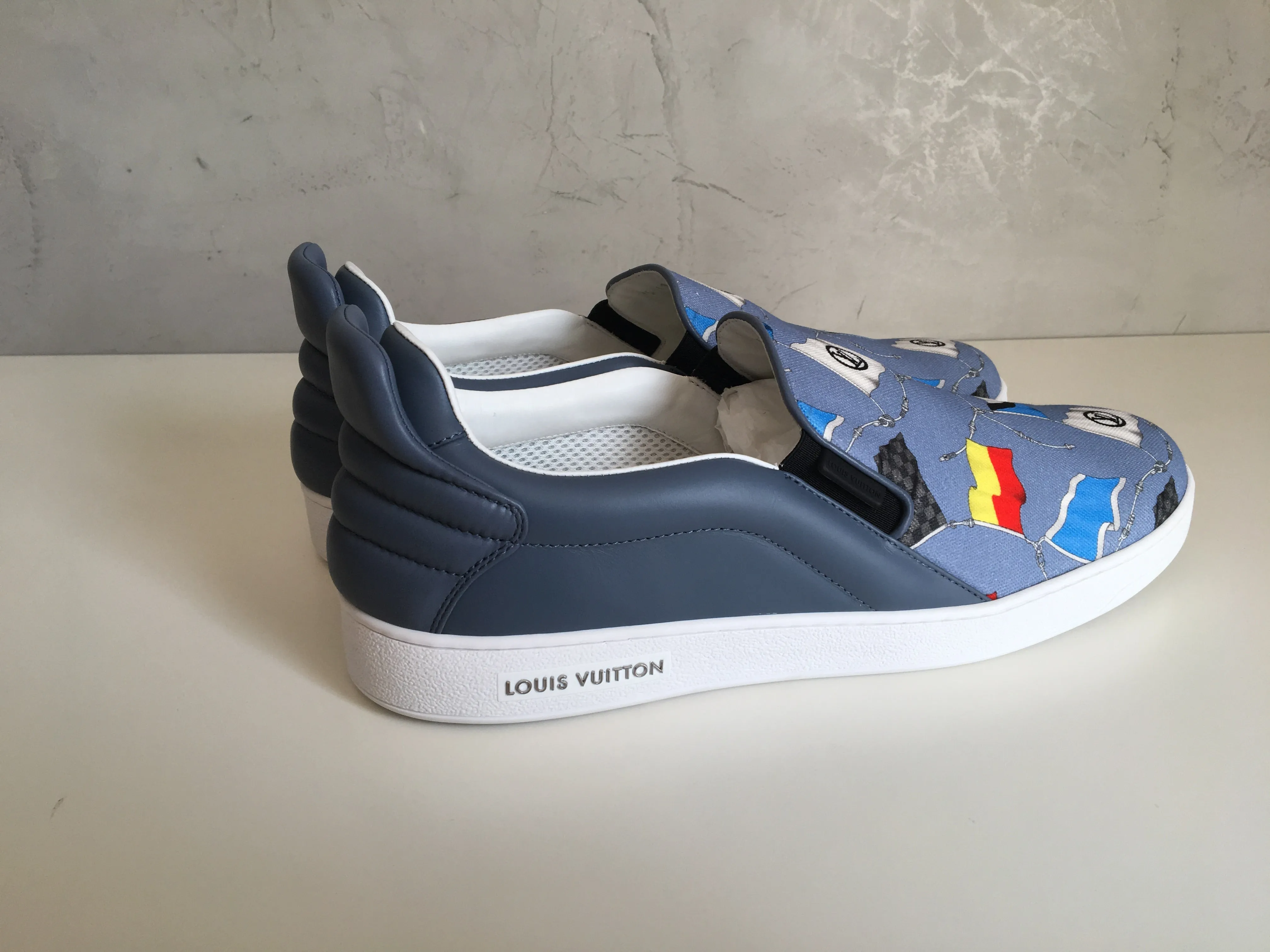 Frontrow Slip-On