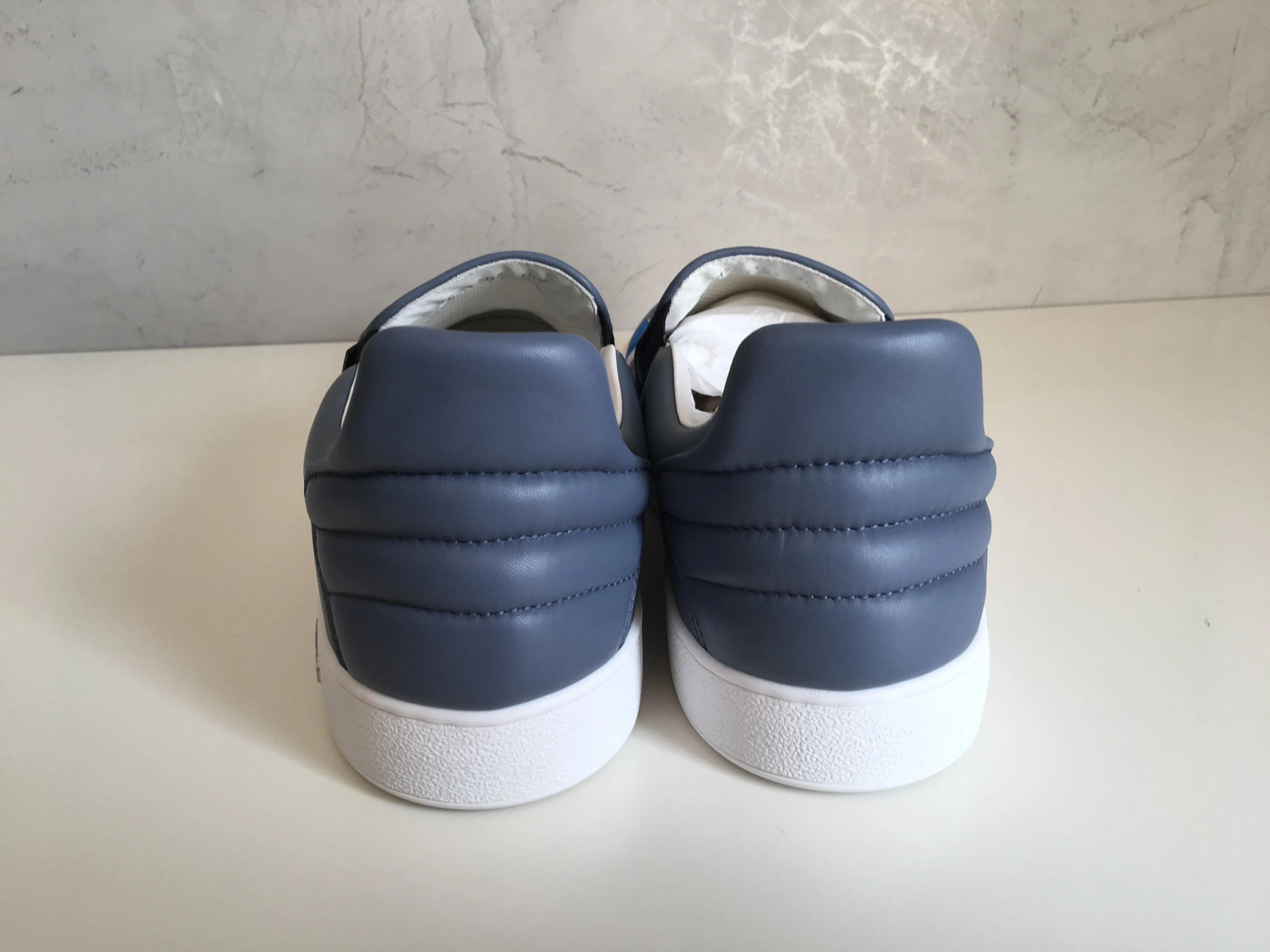 Frontrow Slip-On