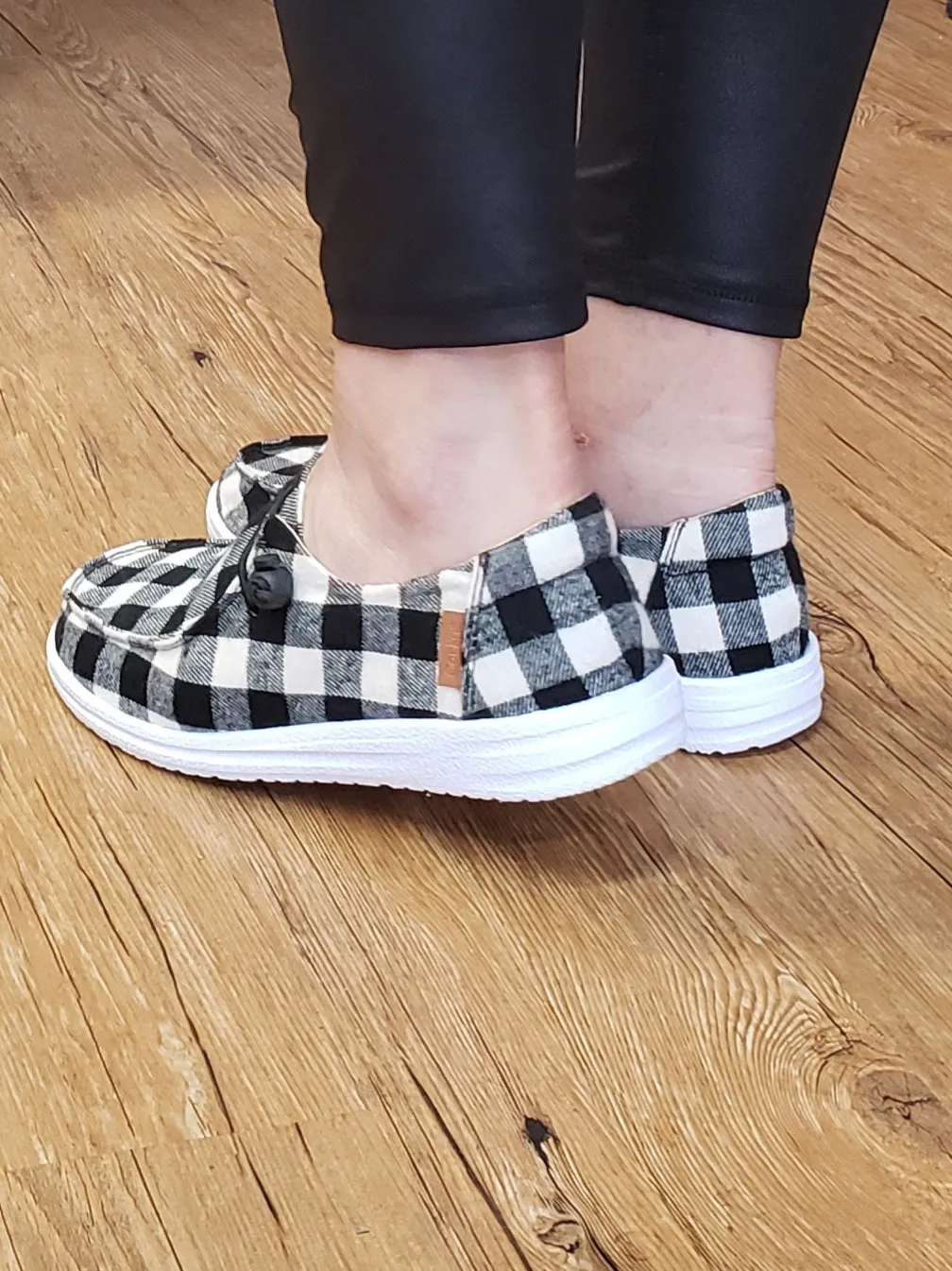 Kayak Sneakers: Black Plaid