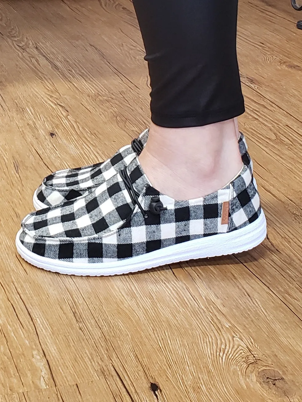Kayak Sneakers: Black Plaid
