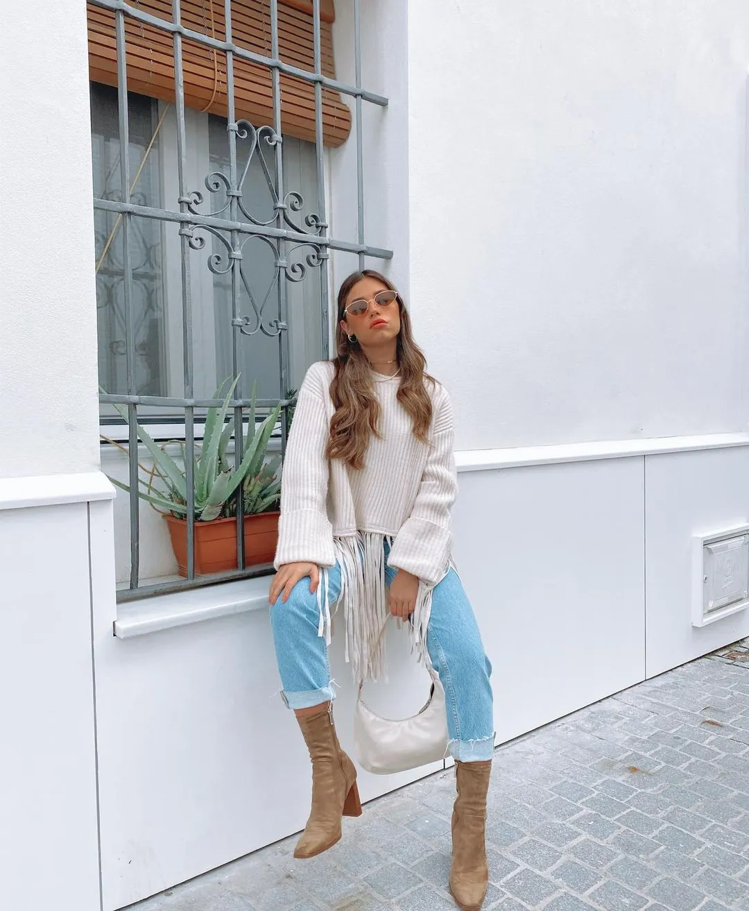 Knit Tassel Round Neck Irregular Hem Sweaters Blouses