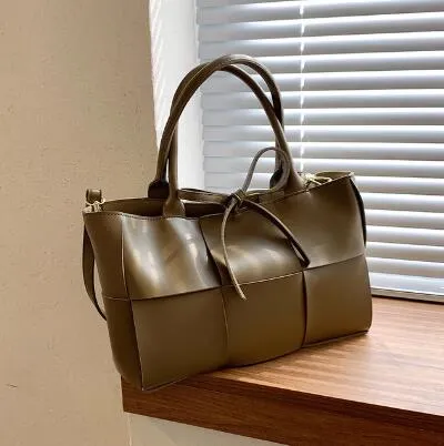 Large Weavy Tote High-quality PU Leather Handbag