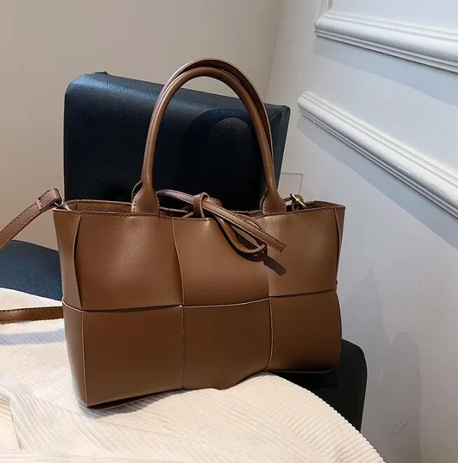 Large Weavy Tote High-quality PU Leather Handbag