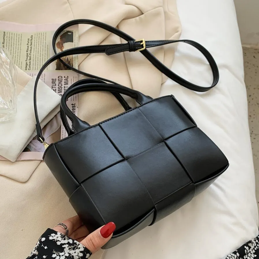 Large Weavy Tote High-quality PU Leather Handbag