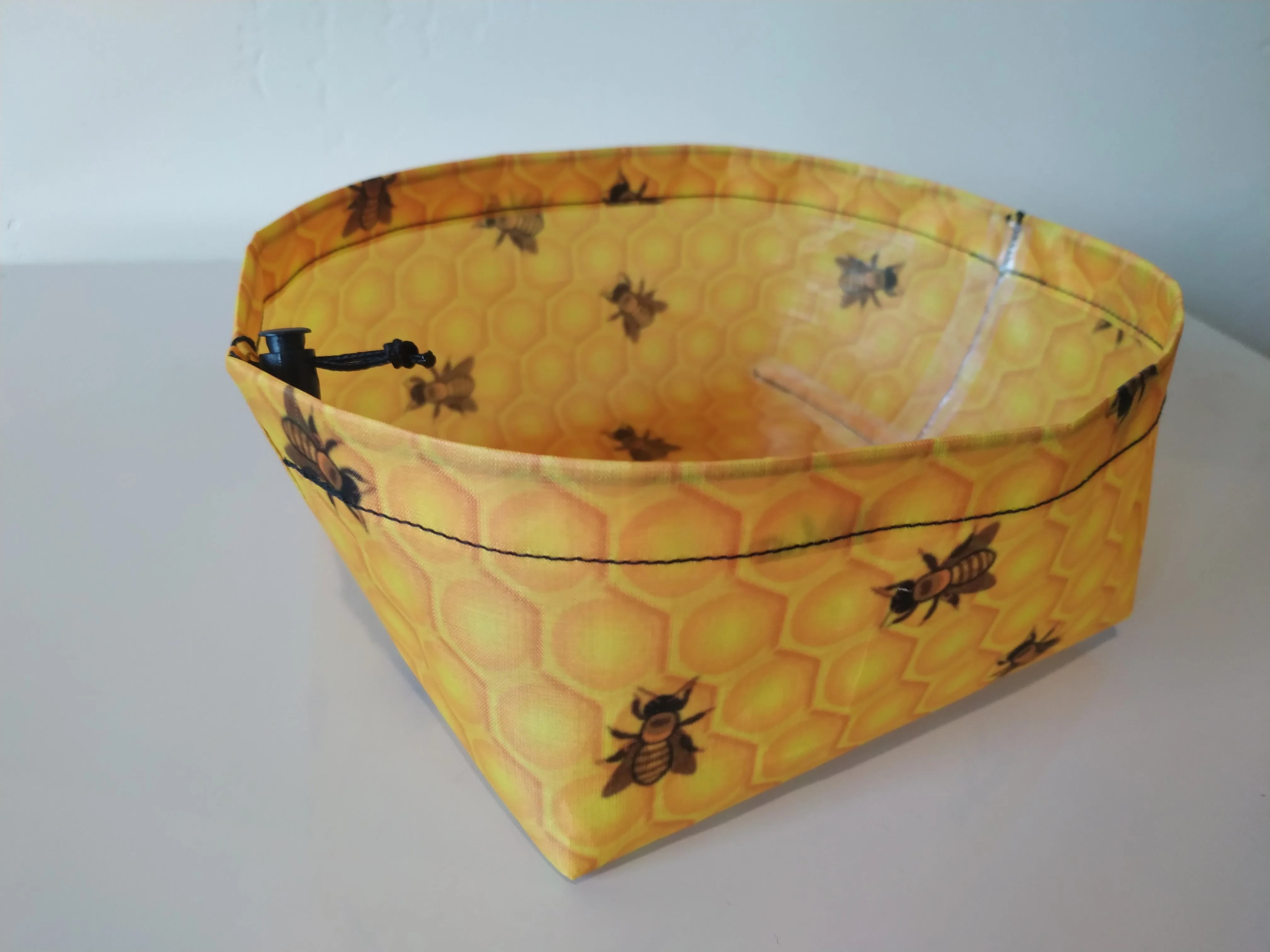 Lightweight Dog Bowl - Honeycomb Dyneema