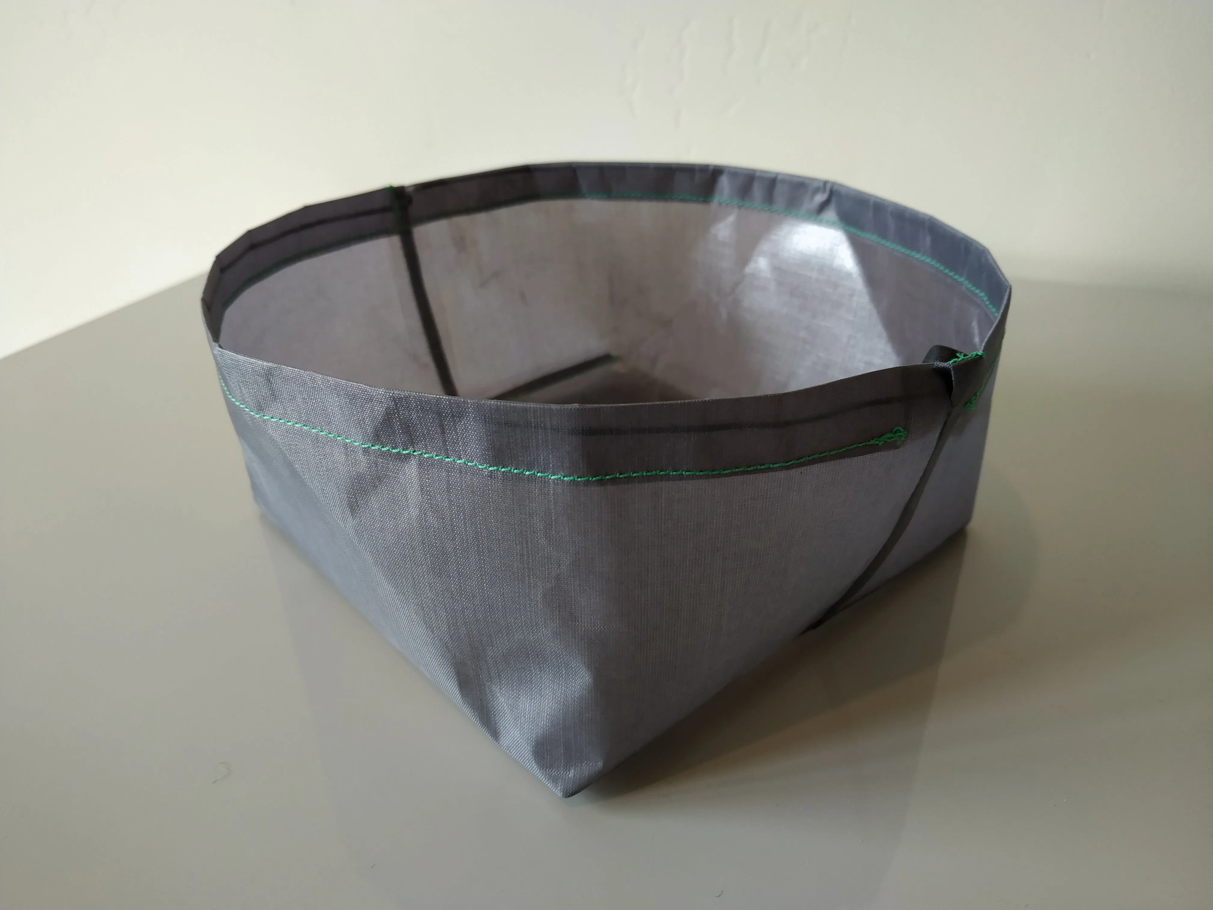Lightweight Dog Bowl - Solid Color Dyneema