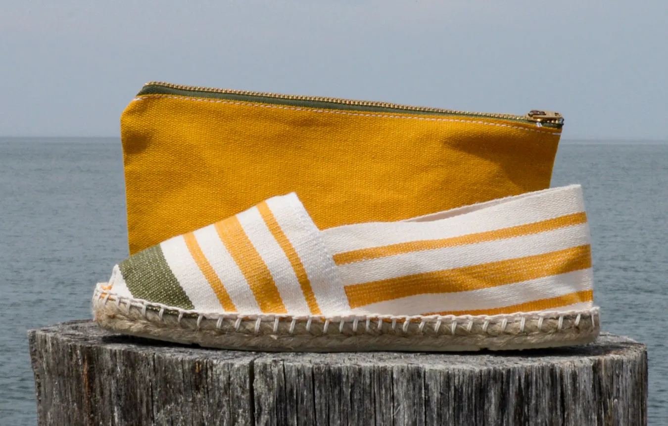 MONDAINE POUCH