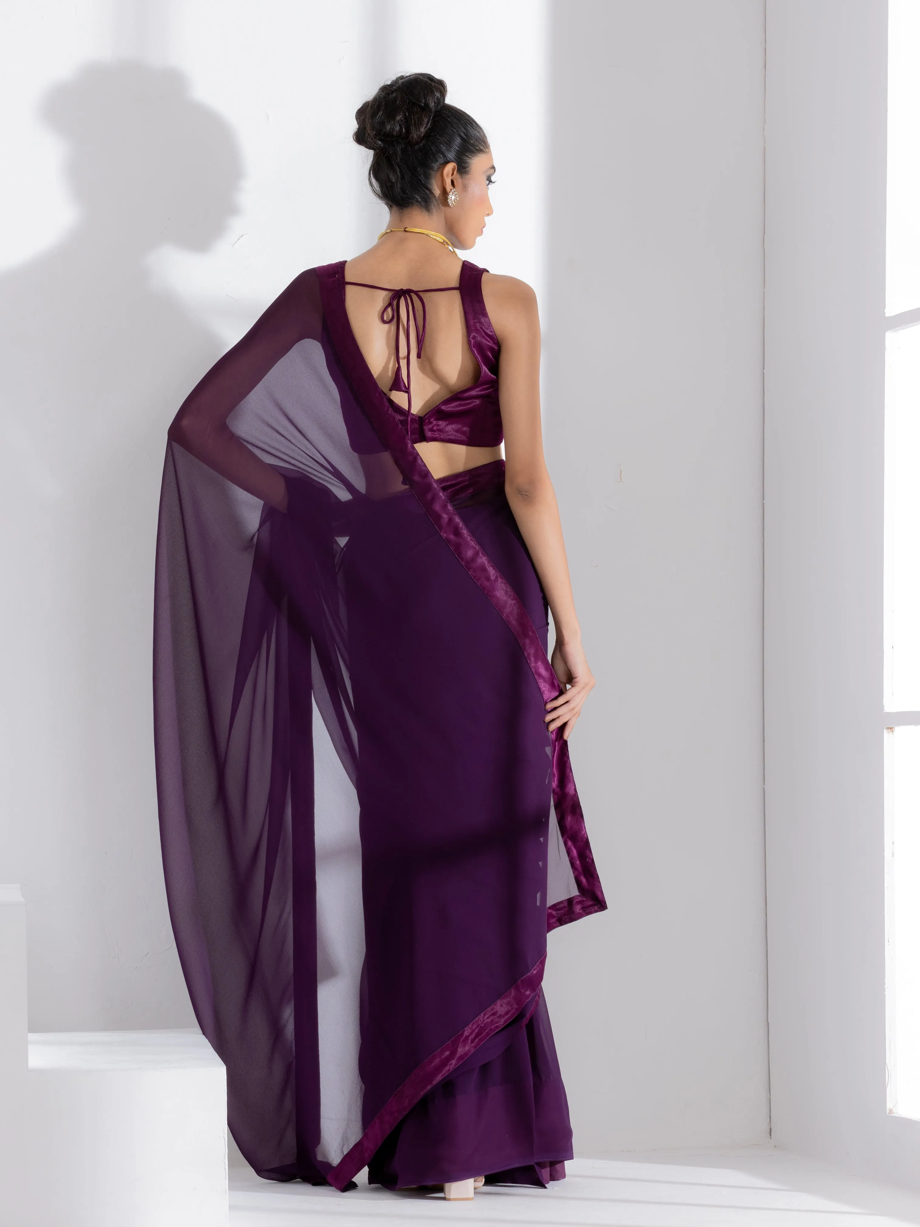 Mood Violet Georgette Saree with Voilet Posh Fabric Border & Blouse Fabric