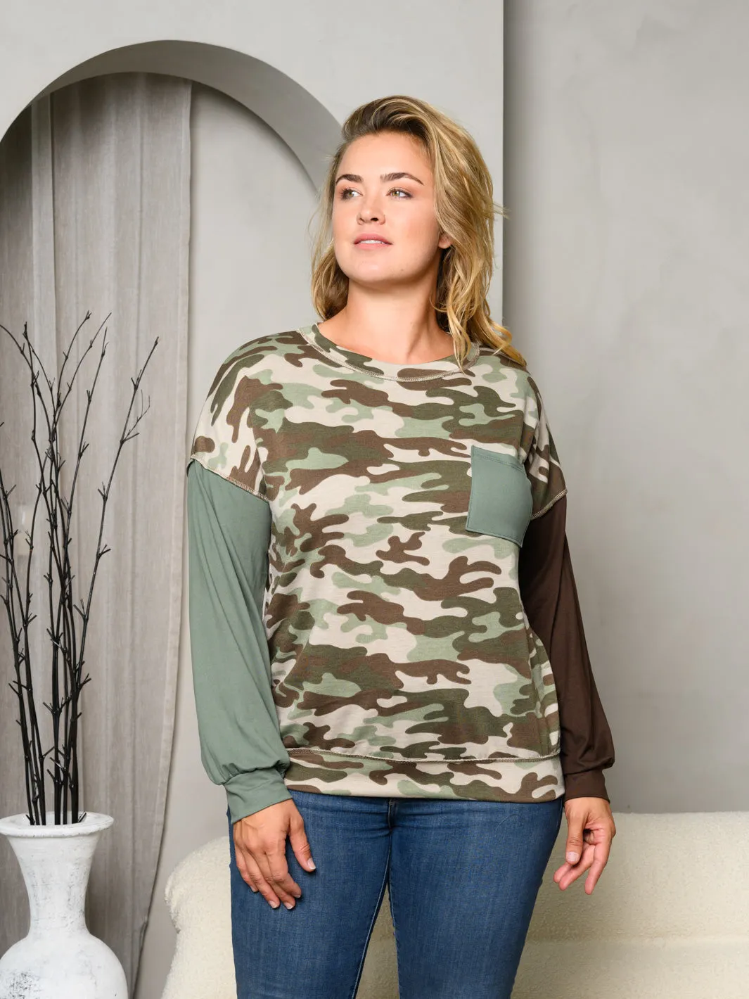 PLUS SIZE LONG SLEEVE FRONT POCKET CAMO PRINT TOP