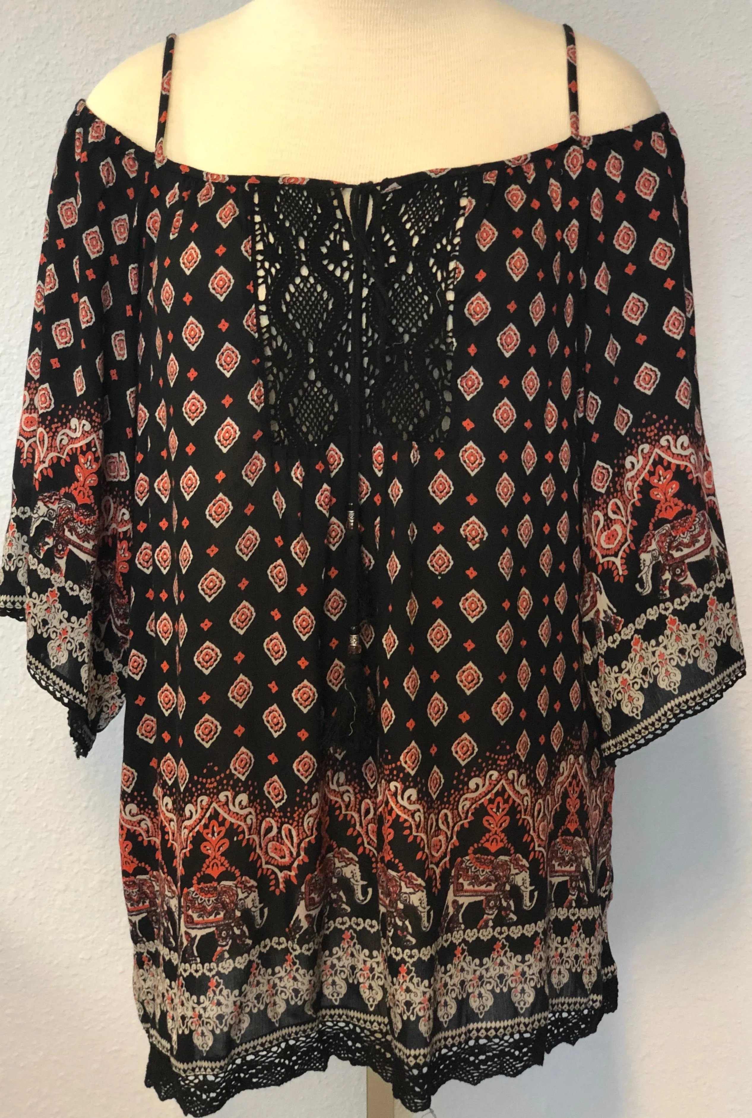 PLUS SPG STRP COLD SHOULDER TOP
