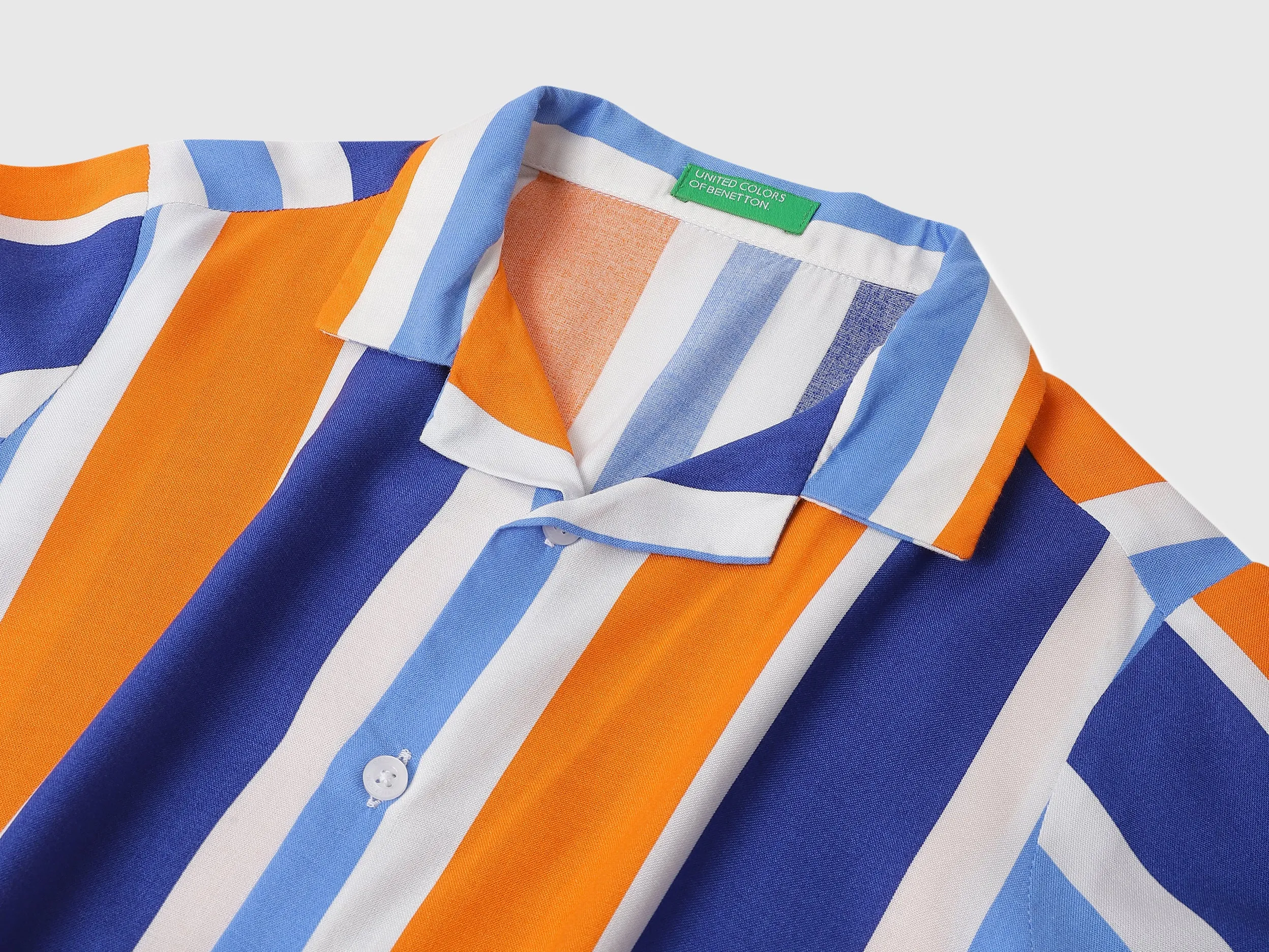 Regular Fit Spread Collar Striped Shirts