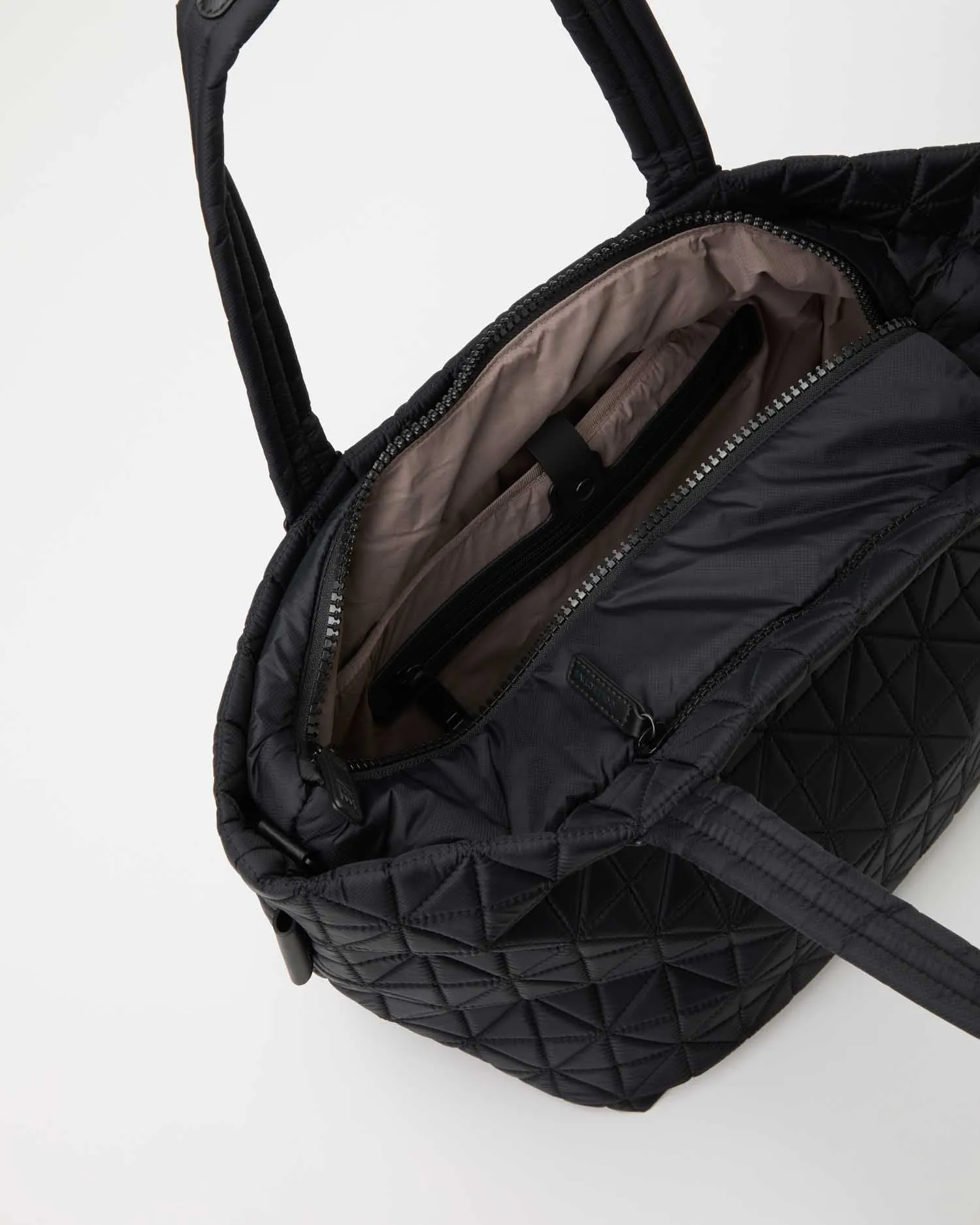 Vee Tote Medium Baby Bundle Black