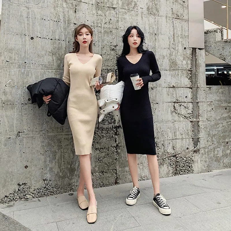 Winter Mercerized Cotton Temperament Goddess Fan Sweater Knit Dress V-neck Long-sleeved Slim Slimming Black Hip Skirt