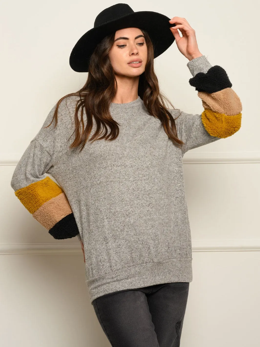 WOMEN'S LONG DETAILED SLEEVES TOP