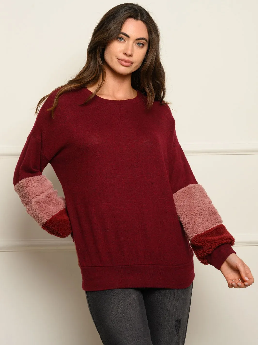 WOMEN'S LONG DETAILED SLEEVES TOP