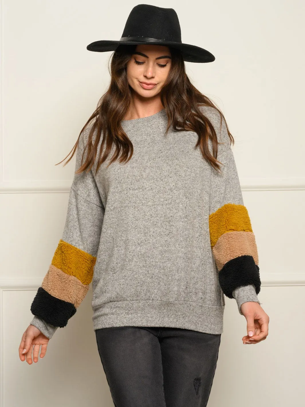 WOMEN'S LONG DETAILED SLEEVES TOP