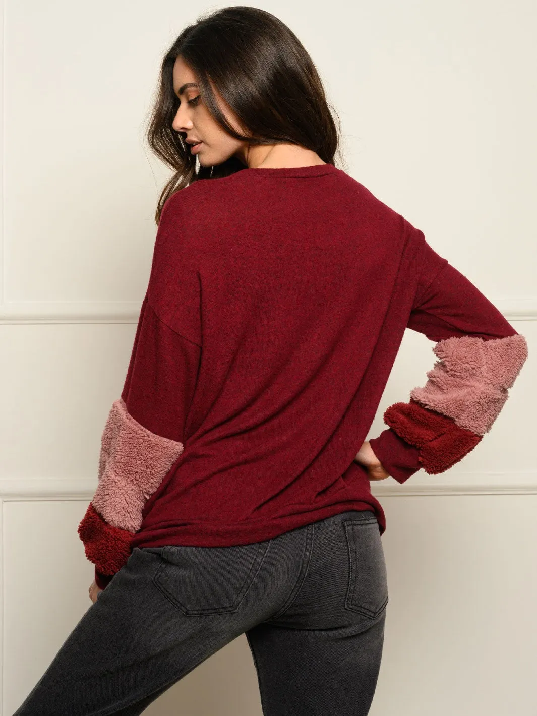 WOMEN'S LONG DETAILED SLEEVES TOP