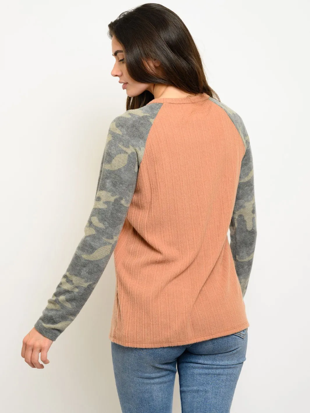 WOMEN'S LONG SLEEVE CAMO PRINT TOP