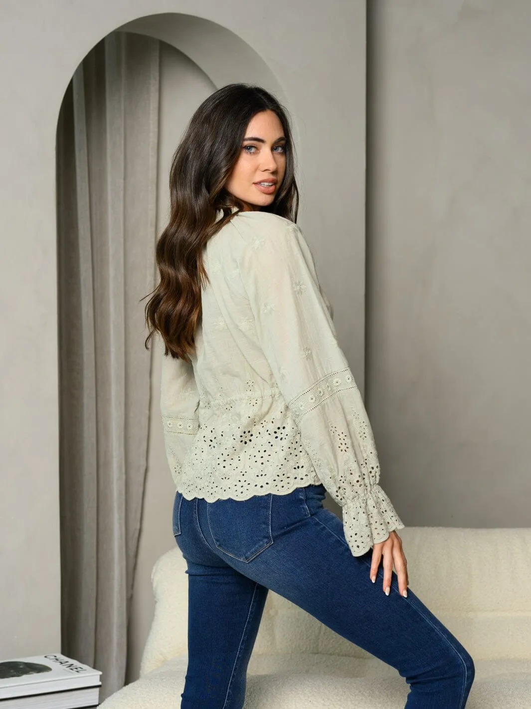 WOMEN'S LONG SLEEVE EYELET LACE NECK TIE TOP