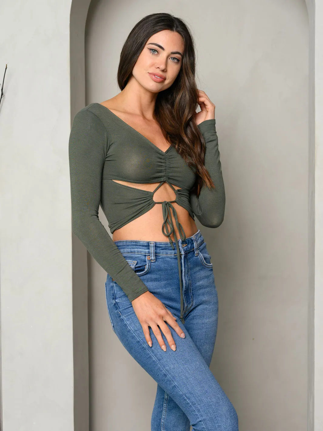 WOMEN'S LONG SLEEVE FRONT CUT OUT CROP TOP