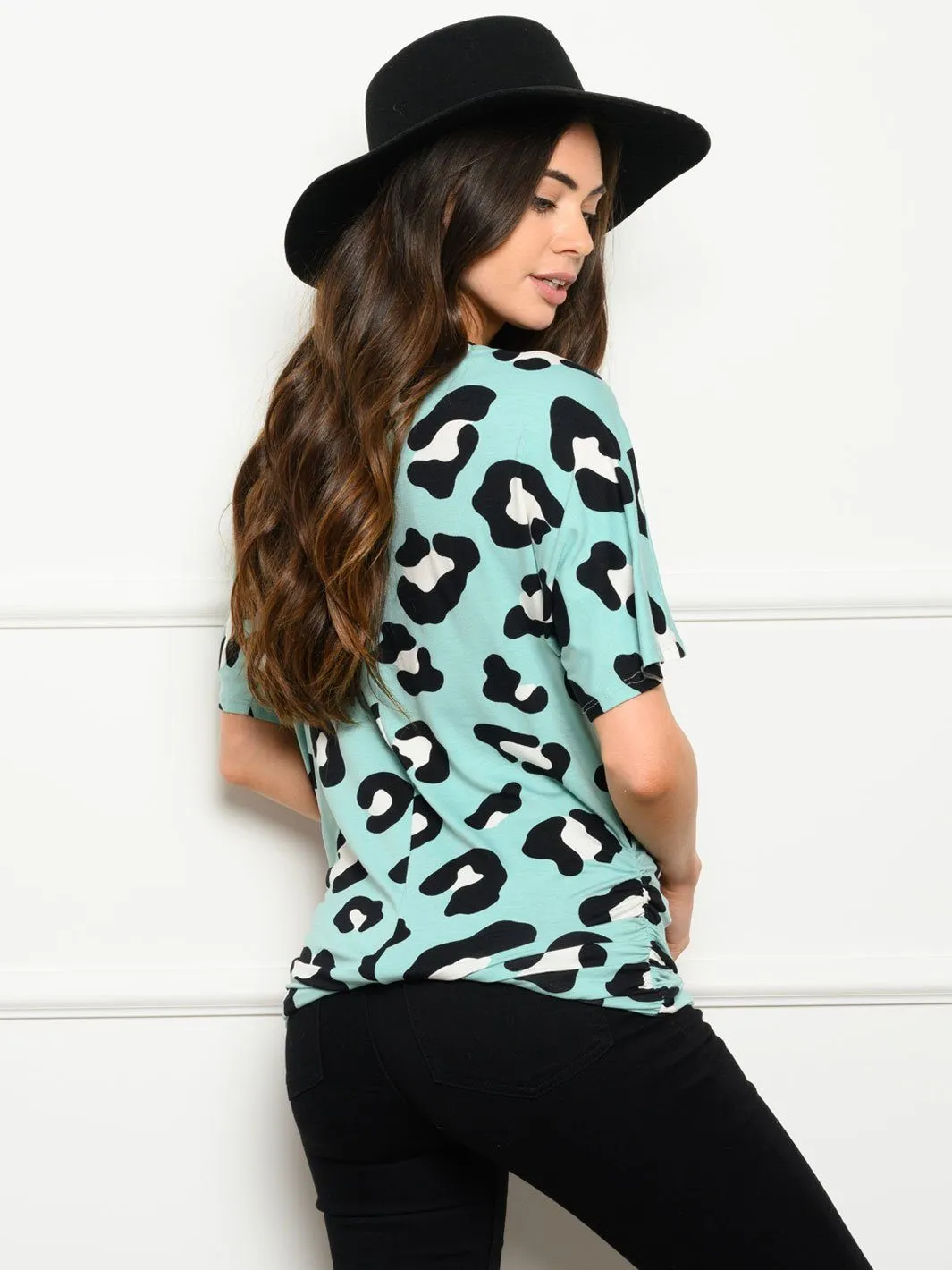 WOMEN'S SHORT SLEEVE ANIMAL PRINT SIDE SHIRRING TOP