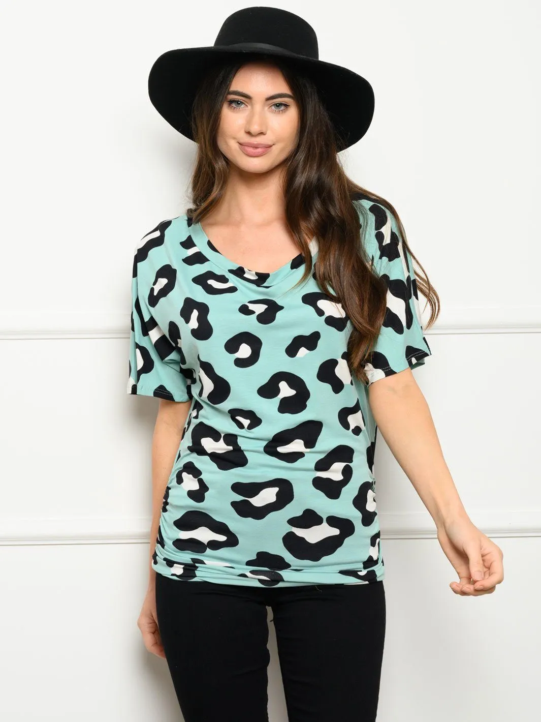WOMEN'S SHORT SLEEVE ANIMAL PRINT SIDE SHIRRING TOP