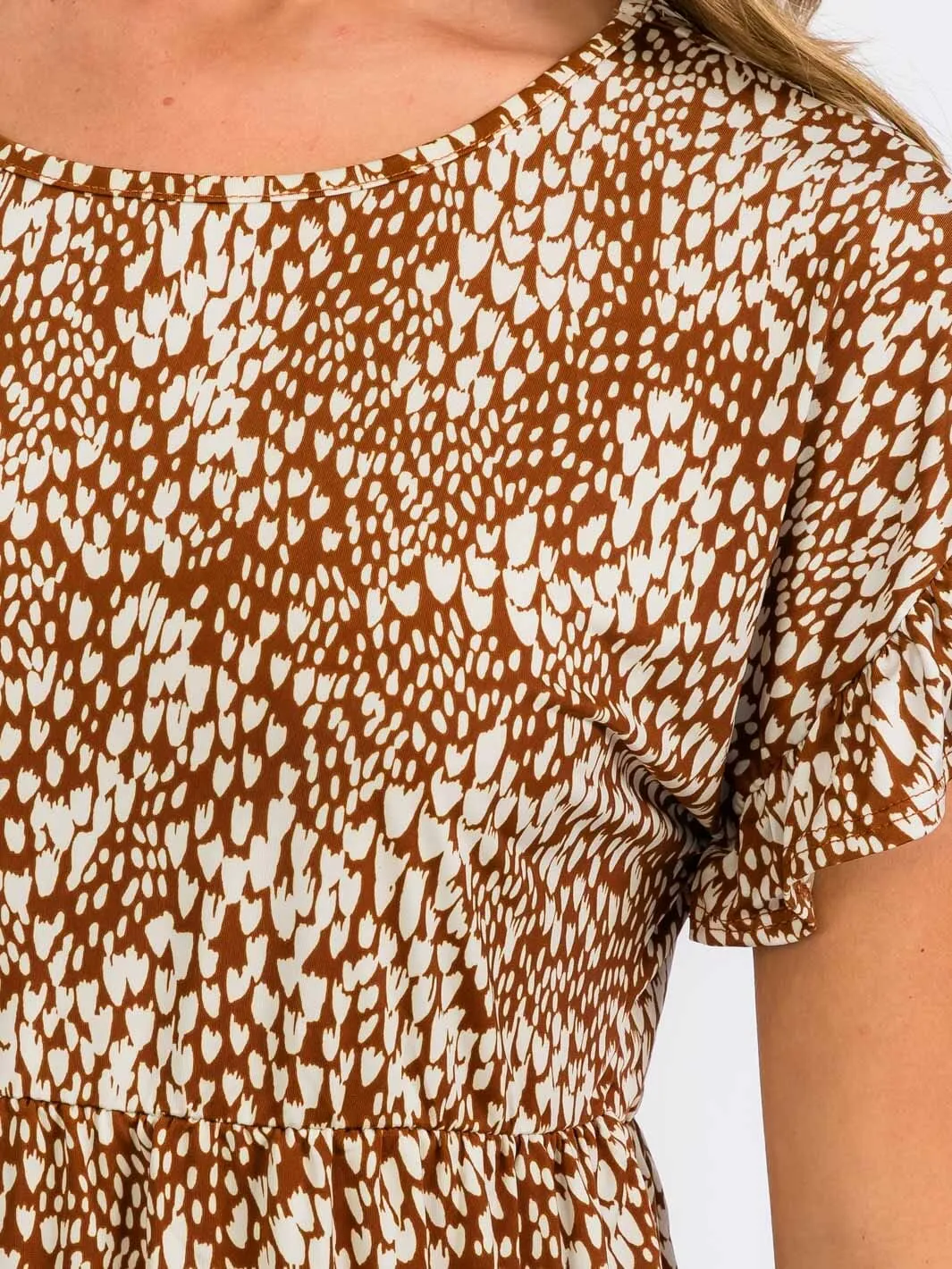 WOMEN'S SHORT SLEEVE TIERED ANIMAL PRINT BLOUSE TOP
