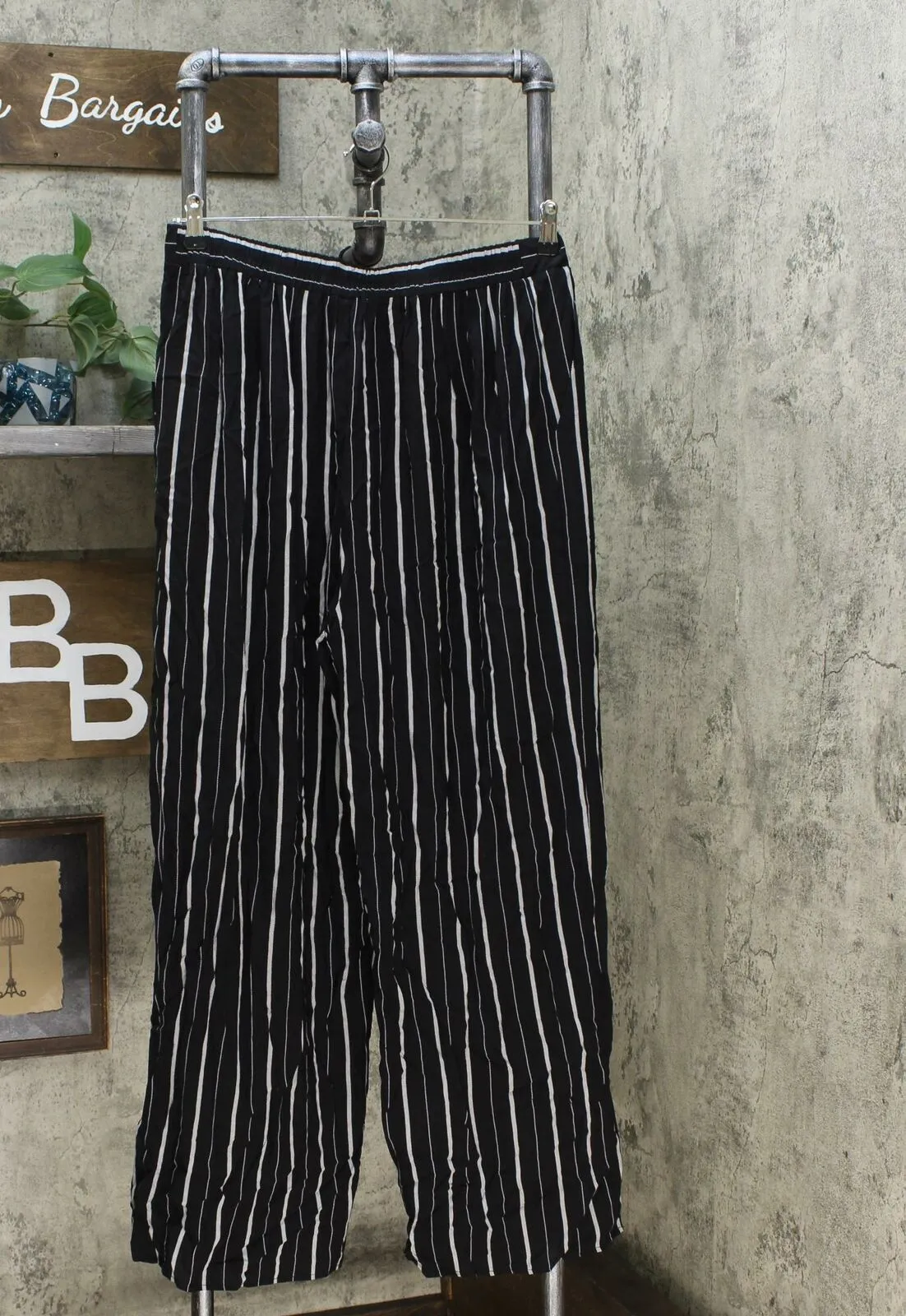Xhilaration Women's Striped Mid Rise Wide Leg Palazzo Pants