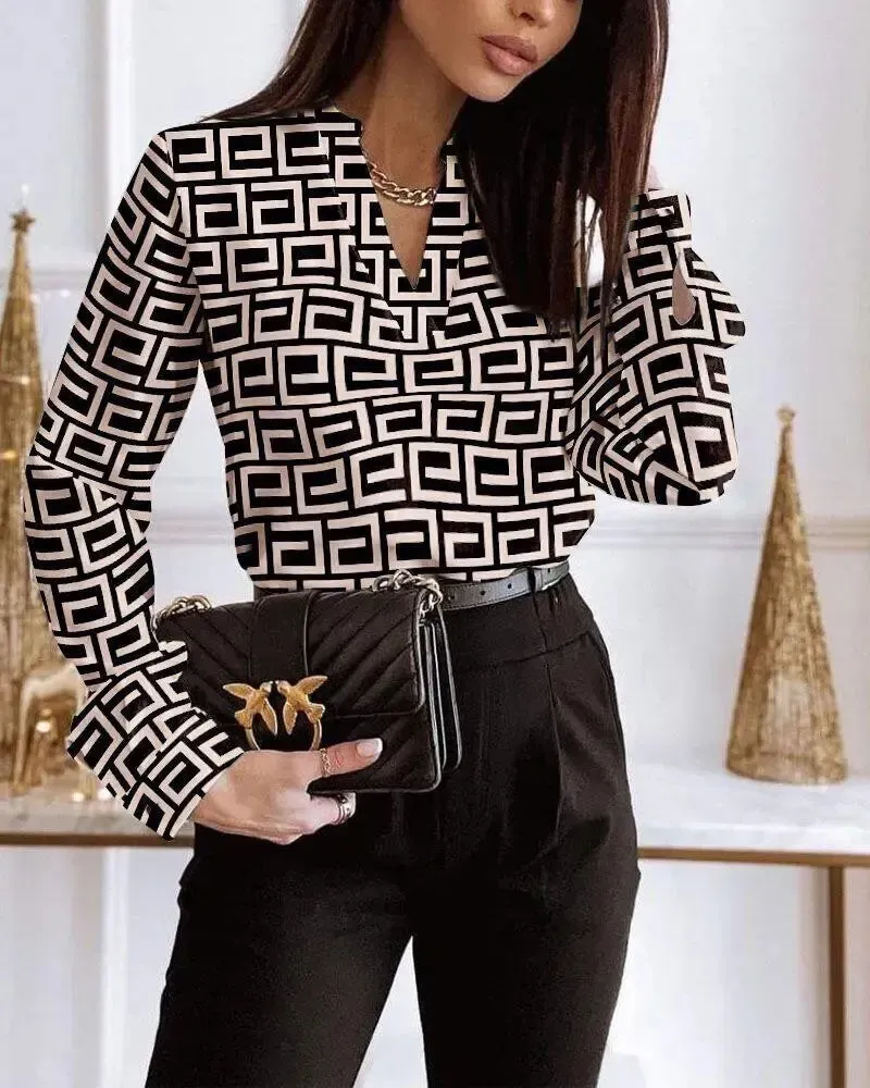 Xieyinshe - Relaxed Geometric Print V-Neck Long Sleeve Top