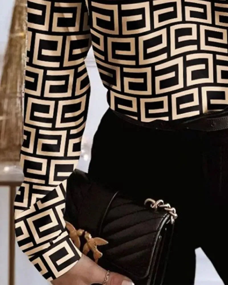 Xieyinshe - Relaxed Geometric Print V-Neck Long Sleeve Top